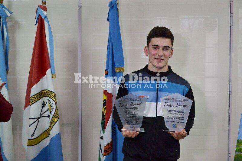 Imagen de Gran caravana de recibimiento al campe&oacute;n mundial Thiago Dariozzi en Alvear