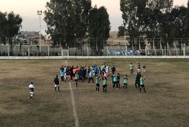 Imagen de Athletic cayó 2 a 0 contra Atlético Empalme por la ida de los Cuartos de Final