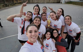 Imagen de El equipo femenino de Talleres se coron&oacute; campe&oacute;n del Torneo Apertura Promocional de la ARH