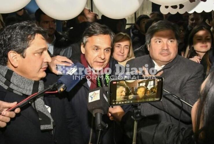 Imagen de Después de 15 años, el tren Buenos Aires-Tucumán vuelve a parar en San Lorenzo