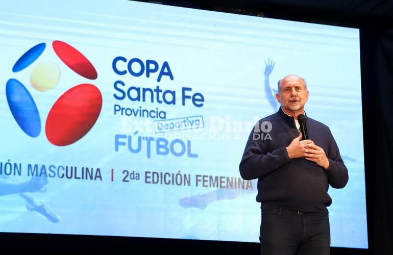 Imagen de Omar Perotti presentó oficialmente la Copa Santa Fe Provincia Deportiva 2022 de futbol