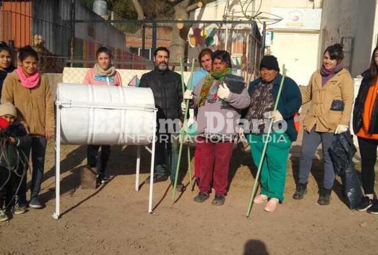 Imagen de Jornada especial de medio ambiente en el barrio Costa del Paraná de Fighiera