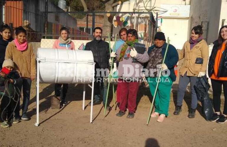 Imagen de Jornada especial de medio ambiente en el barrio Costa del Paraná de Fighiera