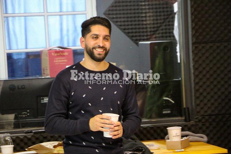 Imagen de El locutor Alexis Orellano visit&oacute; el Taller de Operador de Radio y Locuci&oacute;n