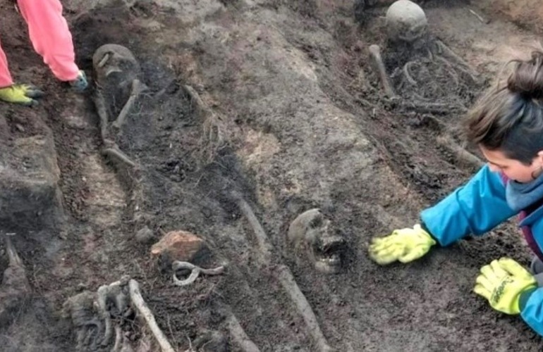 Esqueletos humanos entre los elementos hallados en el sur provincial. (La Nueve)