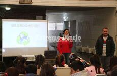 Imagen de La Municipalidad realizó una charla sobre separación y reciclado de residuos en la escuela N°6036