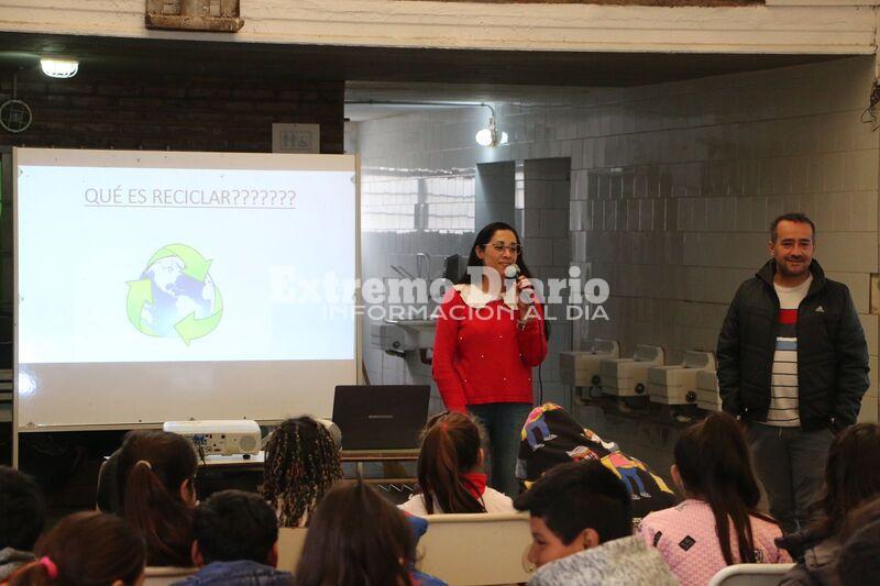 Imagen de La Municipalidad realiz&oacute; una charla sobre separaci&oacute;n y reciclado de residuos en la escuela N&deg;6036