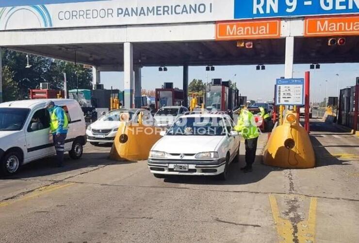 Imagen de Barreras levantadas en los peajes de las autopistas Rosario-Córdoba y Buenos Aires por reclamo salarial