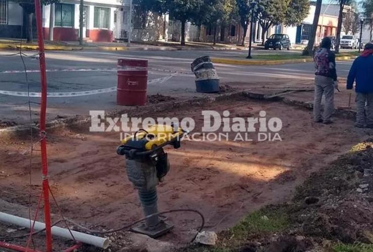 Imagen de Fighiera: Bacheo en San Martín y Ameghino