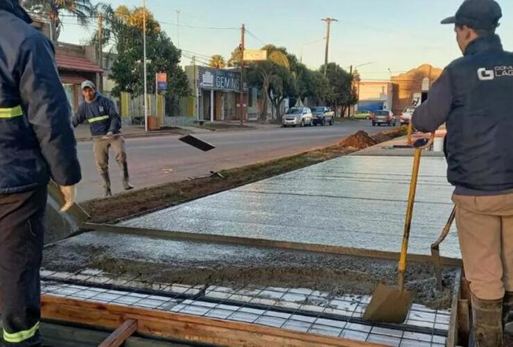 Los trabajos continúan frente a Tránsito.