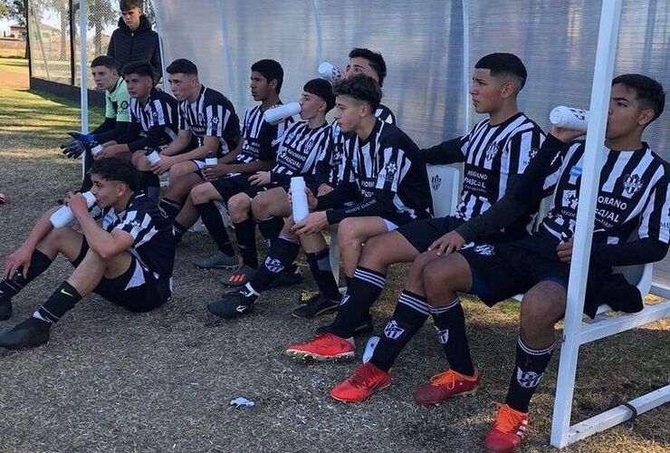 Imagen de Las juveniles del Panza disputarán mañana las finales en cancha de Talleres