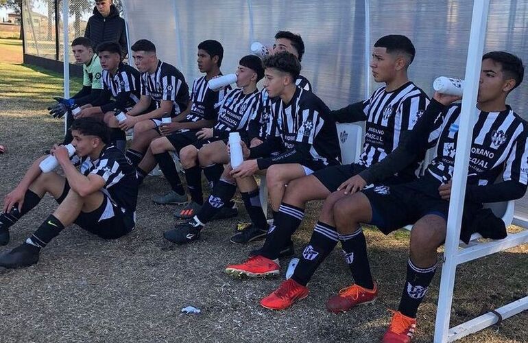 Imagen de Las juveniles del Panza disputarán mañana las finales en cancha de Talleres