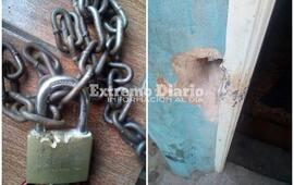 Los ladrones arrancaron el candado de la puerta de la casa de la v&iacute;ctima.