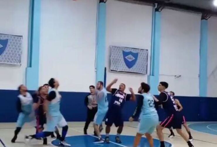 Imagen de ASAC perdió 66 a 58 contra Libertad de Rosario por el primer partido de la Zona Campeonato en la Reserva A