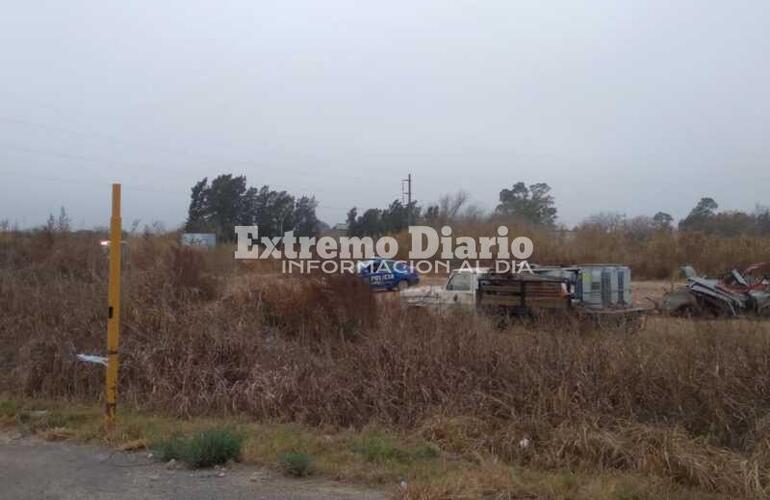 La mercadería fue descartada en una cava cercana al basural