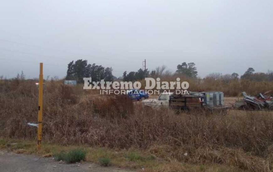 La mercader&iacute;a fue descartada en una cava cercana al basural