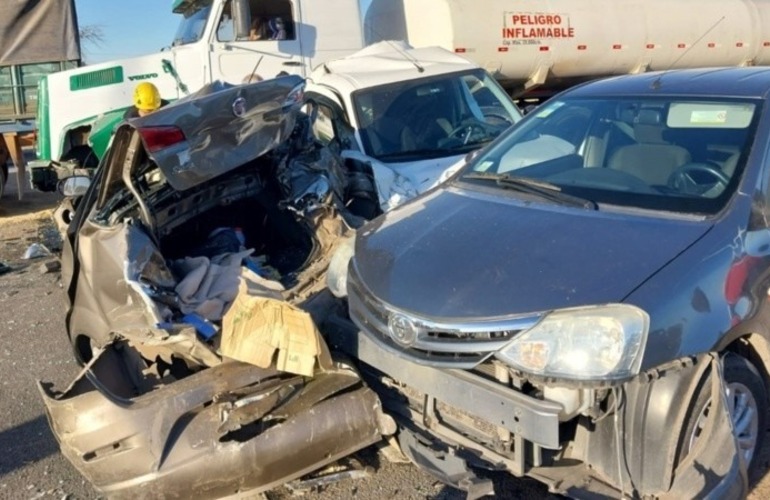 El impactante choque de este jueves por la tarde dej&oacute; dos personas fallecidas. (Rosario3)