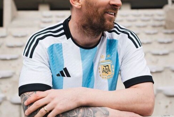 Imagen de Fue presentada la nueva camiseta de la Selección Argentina que se usará en el mundial de Qatar 2022