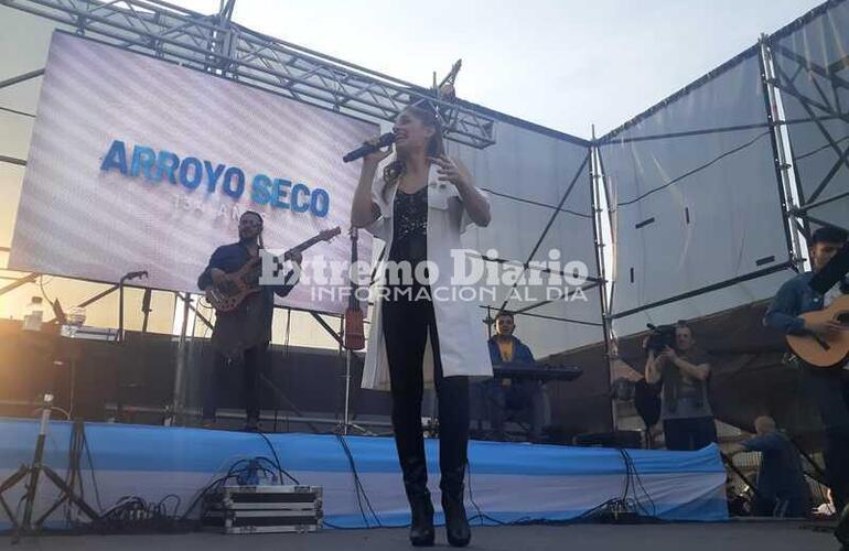 Imagen de Multitudinario festival folkl&oacute;rico en el Paseo Pedro Spina