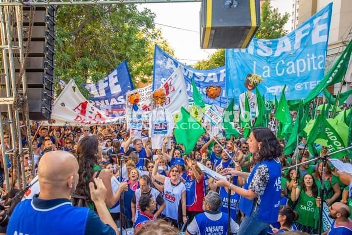 Imagen de El gobierno provincial rechaza adelantar paritarias, tal como piden algunos gremios
