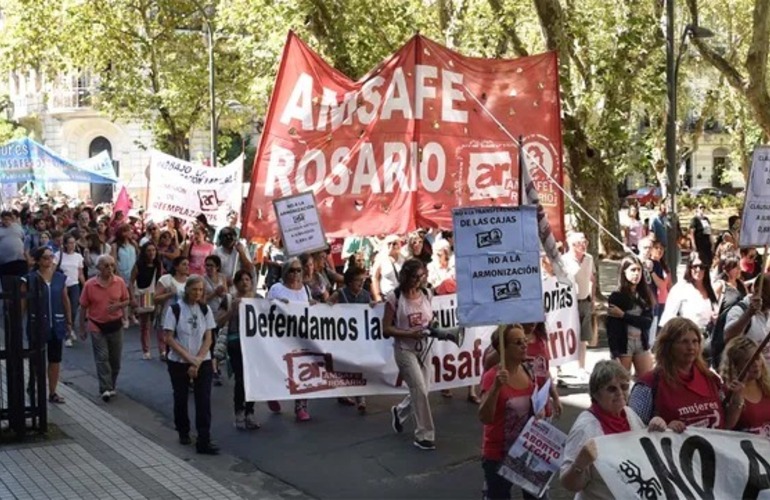 Los docentes de las escuelas públicas de Rosario quieren la reapertura de paritarias y van a asamblea para definir los pasos a seguir. Foto: La Capital Archivo