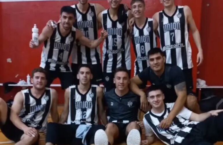 Imagen de En Casilda, Unión venció 78 a 68 a Alumni y sigue animando la Primera "A"
