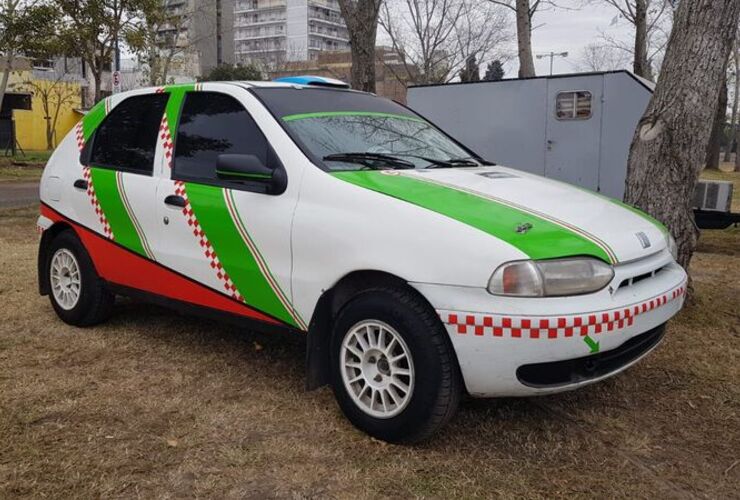 El auto corresponde al "Mudo" Aloe, el primero en llegar.