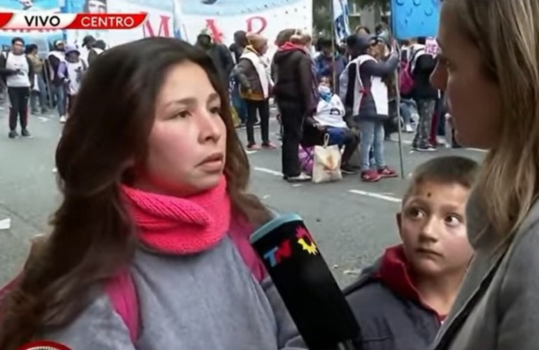 "Nos quieren mandar a la calle a trabajar", la queja de una beneficiaria de un plan social