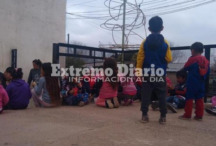 Imagen de Jornada de vacaciones en el barrio Costa del Paraná de Fighiera