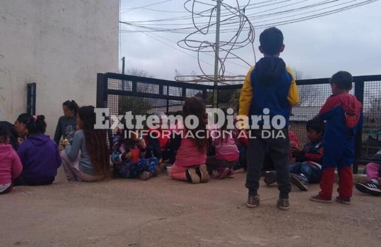 Imagen de Jornada de vacaciones en el barrio Costa del Paraná de Fighiera