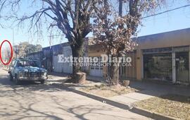 El c&iacute;rculo en rojo se&ntilde;ala el lugar donde est&aacute; ubicada una c&aacute;mara municipal, a pocos metros del local