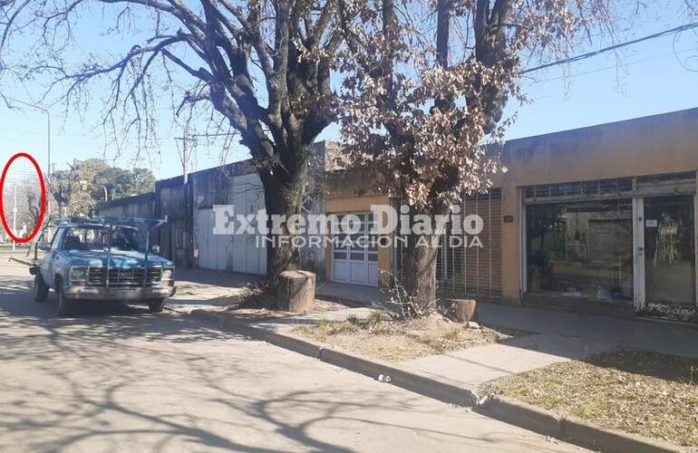 El c&iacute;rculo en rojo se&ntilde;ala el lugar donde est&aacute; ubicada una c&aacute;mara municipal, a pocos metros del local