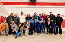 Mario Papalardo �presidente saliente- y el nuevo dirigente Eduardo Gasparutti