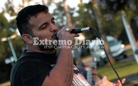 Imagen de Valdez presenta su nuevo material �Controversia�