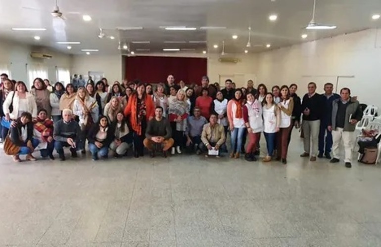 Organizaci&oacute;n. Los equipos directivos se presentaron en una docena de localidades de la provincia. La nueva modalidad se implementar&aacute; en primer t&eacute;rmino en escuelas rurales.