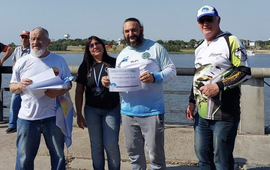 Imagen de Los Pescadores Unidos del Rowing Club, salieron 3er puesto por Equipos en el Encuentro Provincial en Santa Fe.