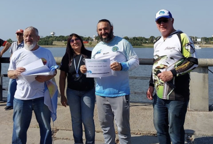 Imagen de Los Pescadores Unidos del Rowing Club, salieron 3er puesto por Equipos en el Encuentro Provincial en Santa Fe.