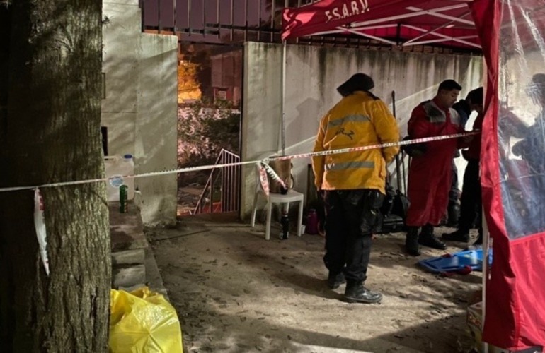 Imagen de Rosario: Siguen los trabajos en la casa derrumbada: rescatistas se preparan para acceder al lugar más complicado