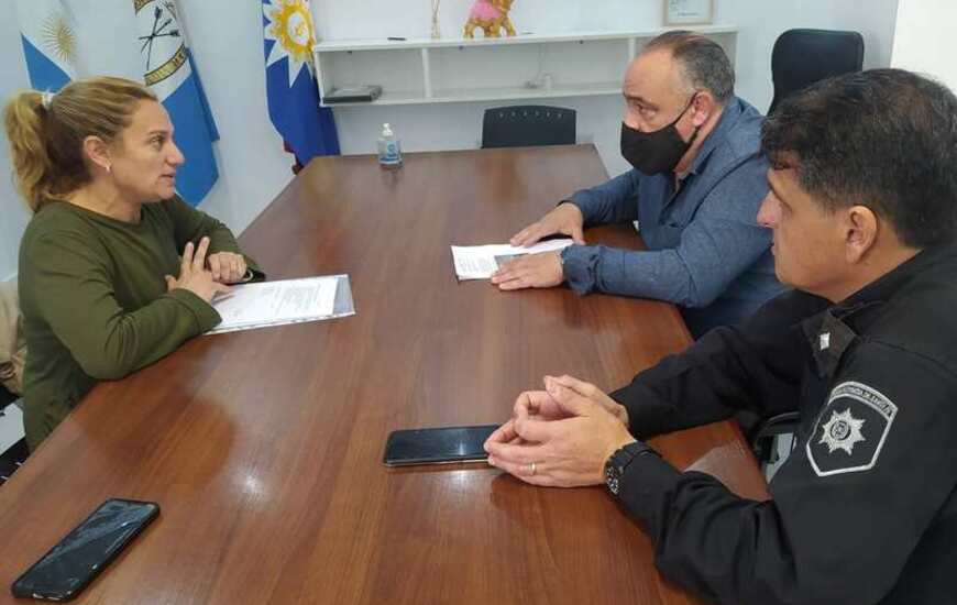 La empresa y la comuna se reunieron para consensuar soluciones.