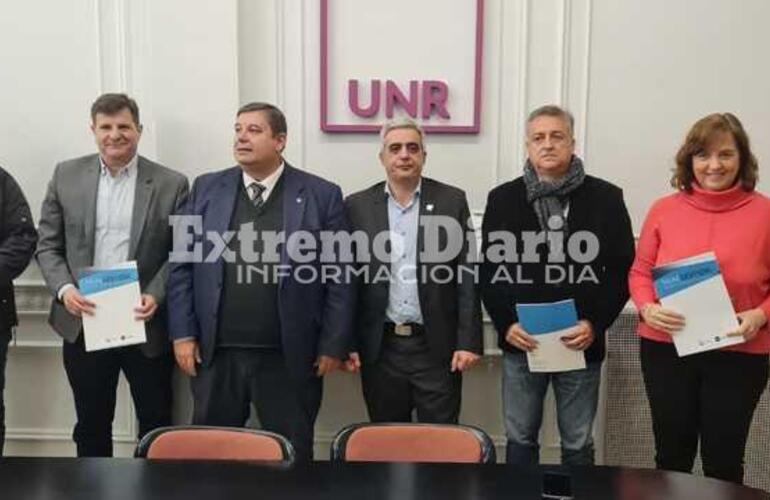 Imagen de Convenio entre la Unr, la Unl, Municipios y Comunas de la región