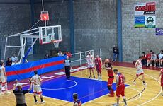 Davis fue el m&aacute;ximo anotador del partido.