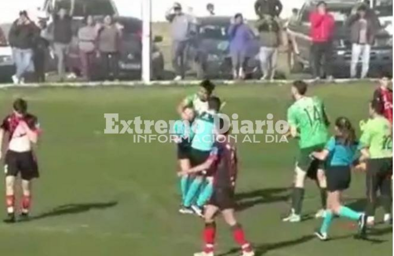 El club Deportivo Garmense de Tres Arroyos decidi&oacute; suspender de por vida al jugador Cristian Tirone, quien agredi&oacute; a la &aacute;rbitra Dalma Cortaldi.