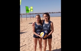 Imagen de Beach Vóley: Sol Chiummiento y Luz Piacentini, de C.A.U., son Campeonas Regionales en los Juegos Santafesinos.