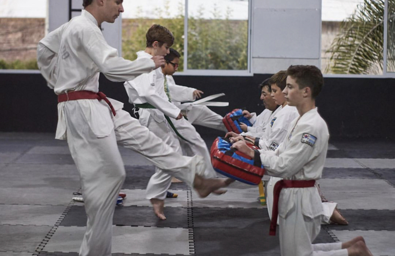Imagen de Taekwondo: En C.A.U. se tomarán exámenes para rendir cinturones de la Escuela Baek Ho Tigre Blanco.