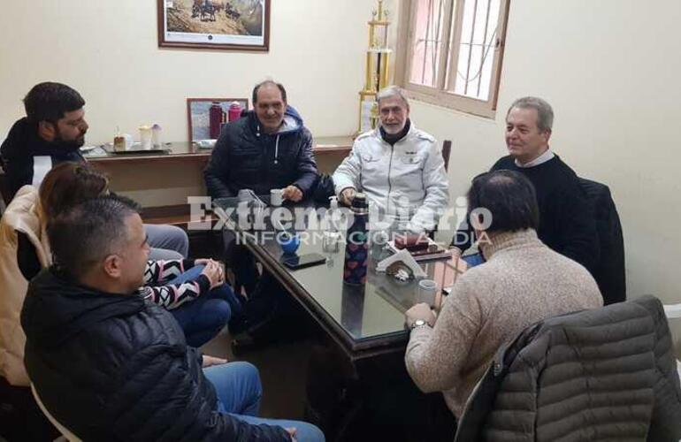 Imagen de Reunión entre concejales y responsables de Complejo Pasacalle