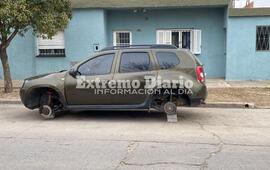 Imagen de Le robaron las cuatro ruedas de su veh&iacute;culo