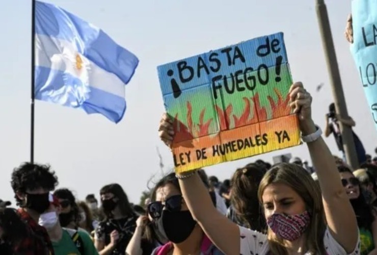 Cortá con tanta angustia e impotencia, trae tu cartel y tus ganas de vivir en un mundo mejor,manifestaron desde El Paraná No Se Toca