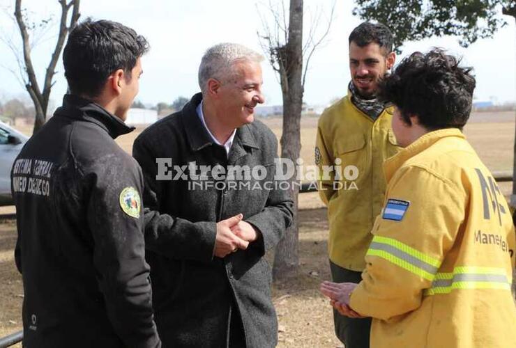 Imagen de Encuentro de funcionarios en Alvear por la quema de las islas