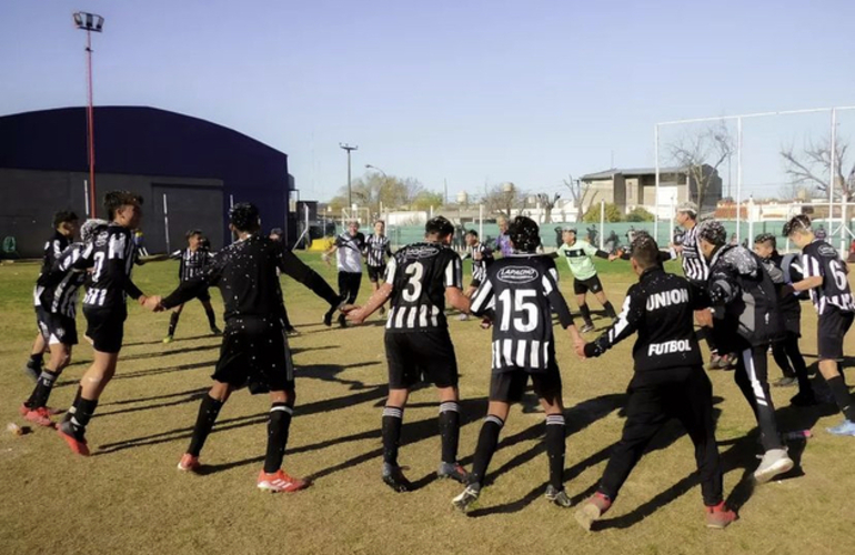 Imagen de Juveniles: Unión tuvo saldo positivo (3 victorias y 1 derrota) en el enfrentamiento frente a Talleres