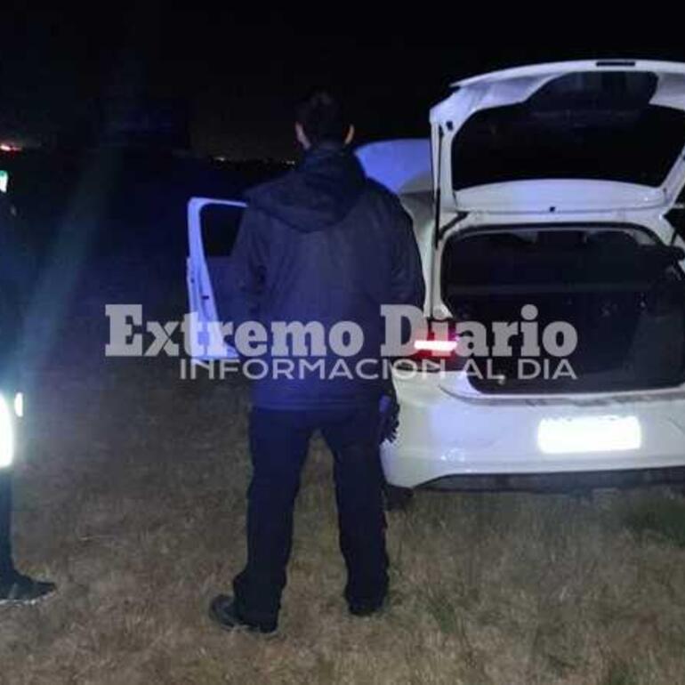 Imagen de Auto robado en Arroyo Seco aparece abandonado en la autopista